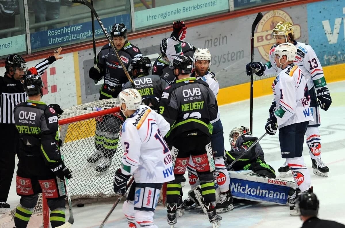 Lewis doppelt, Scofield eiskalt: Starbulls siegen 3:2
