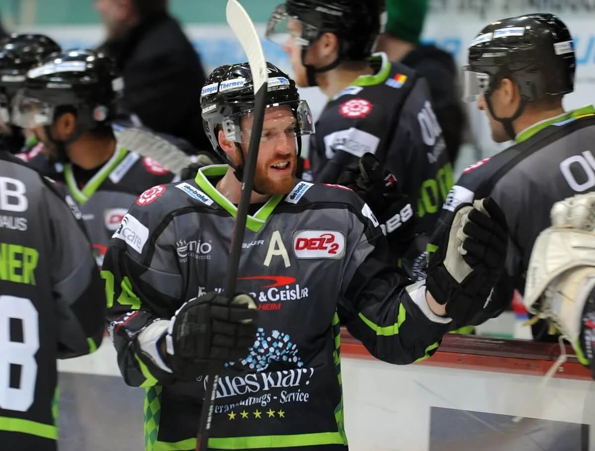 Dreierpack von McNeely, „Lucky Punch“ durch Valkonen
