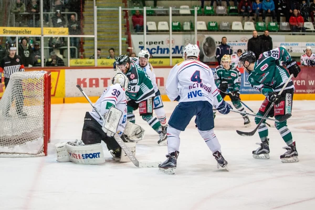 Burt und Scofield lassen Starbulls jubeln