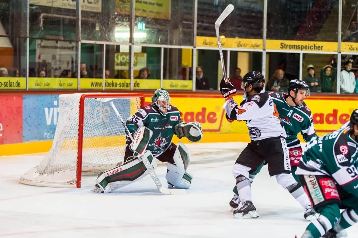 Starbulls am Wochenende mit zwei Herkulesaufgaben