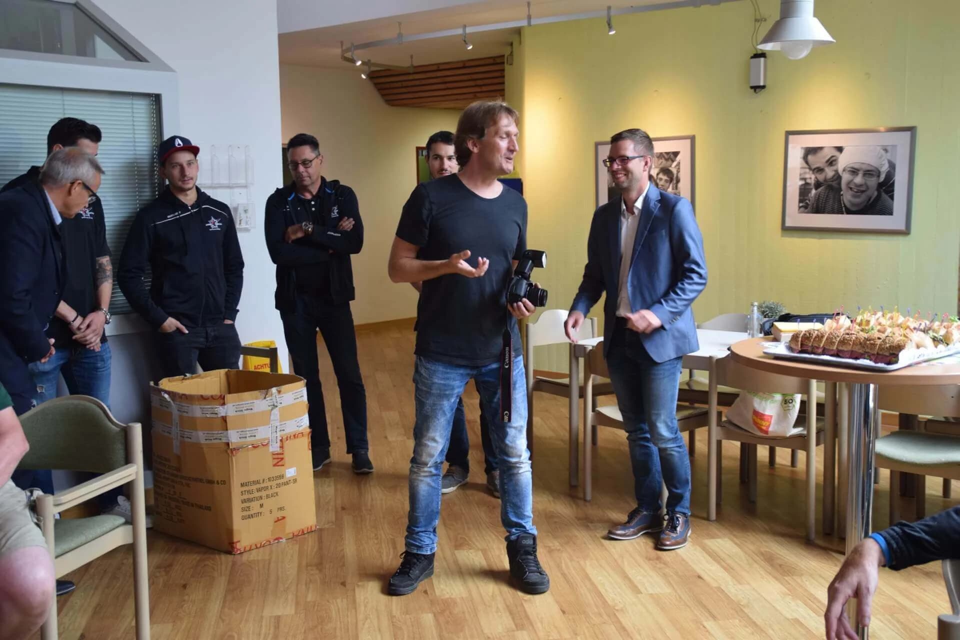 Starbulls besuchen Stiftung Attl und Wendelstein Werkstätten