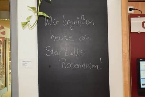 Starbulls besuchen Stiftung Attl und Wendelstein Werkstätten