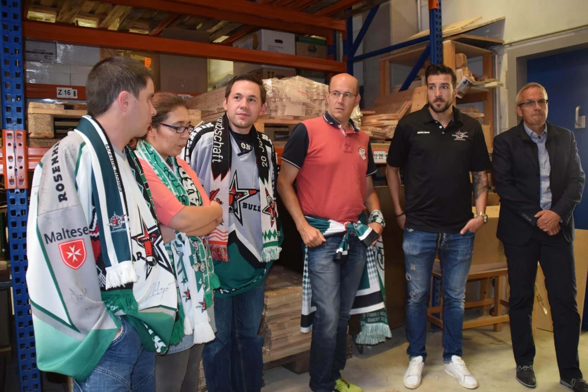 Starbulls besuchen Stiftung Attl und Wendelstein Werkstätten