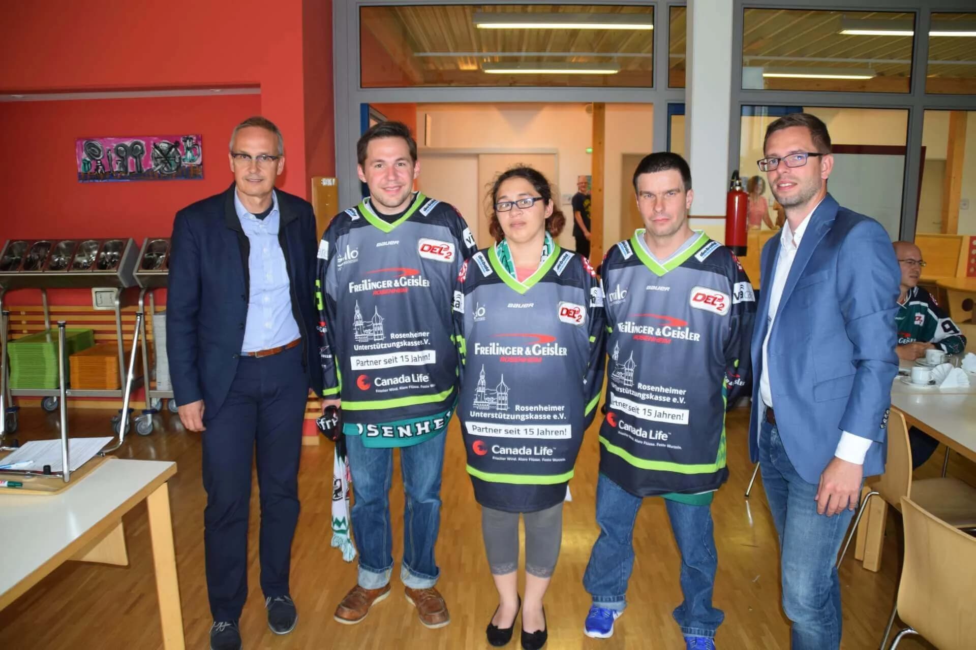 Starbulls besuchen Stiftung Attl und Wendelstein Werkstätten
