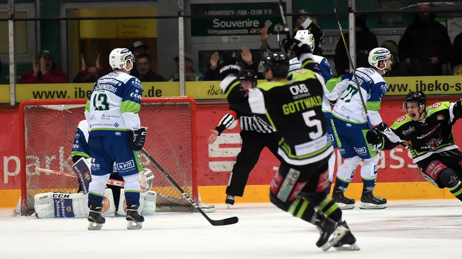 Starbulls drehen 1:3-Rückstand und bleiben Tabellenführer