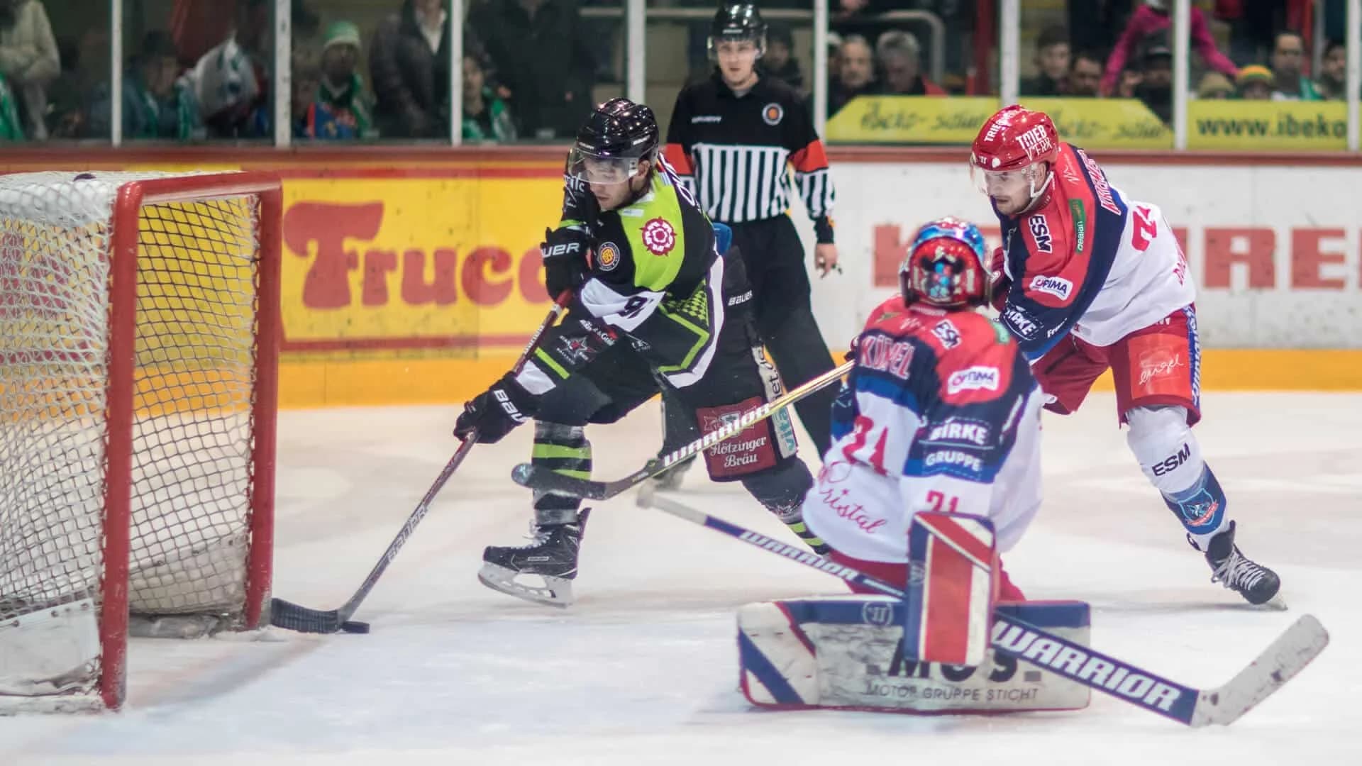 Starbulls schlagen Selb: Deutlicher 6:1-Sieg im Spitzenspiel