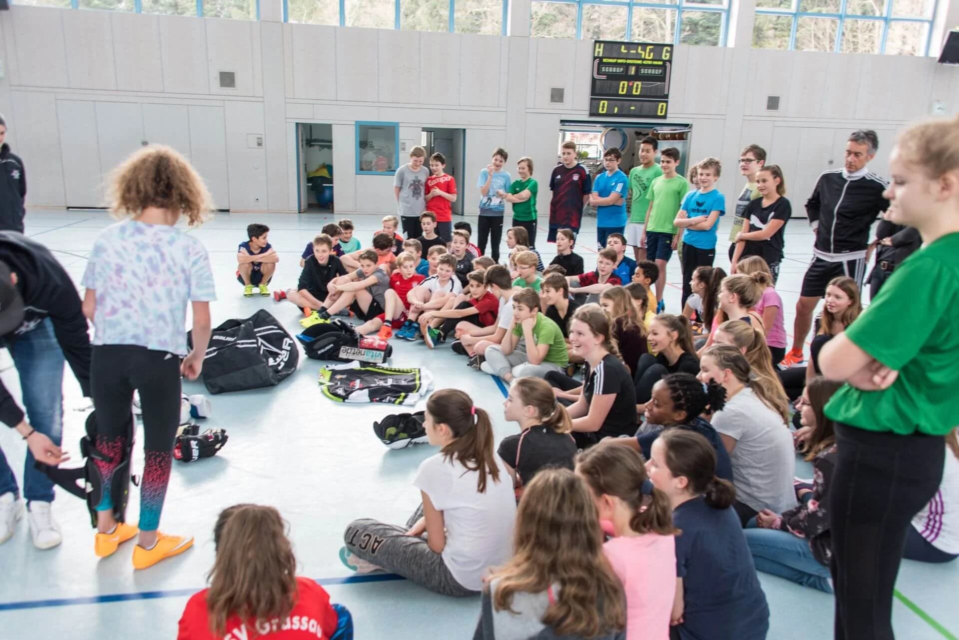 Starbulls besuchen Schüler im LSH Marquartstein