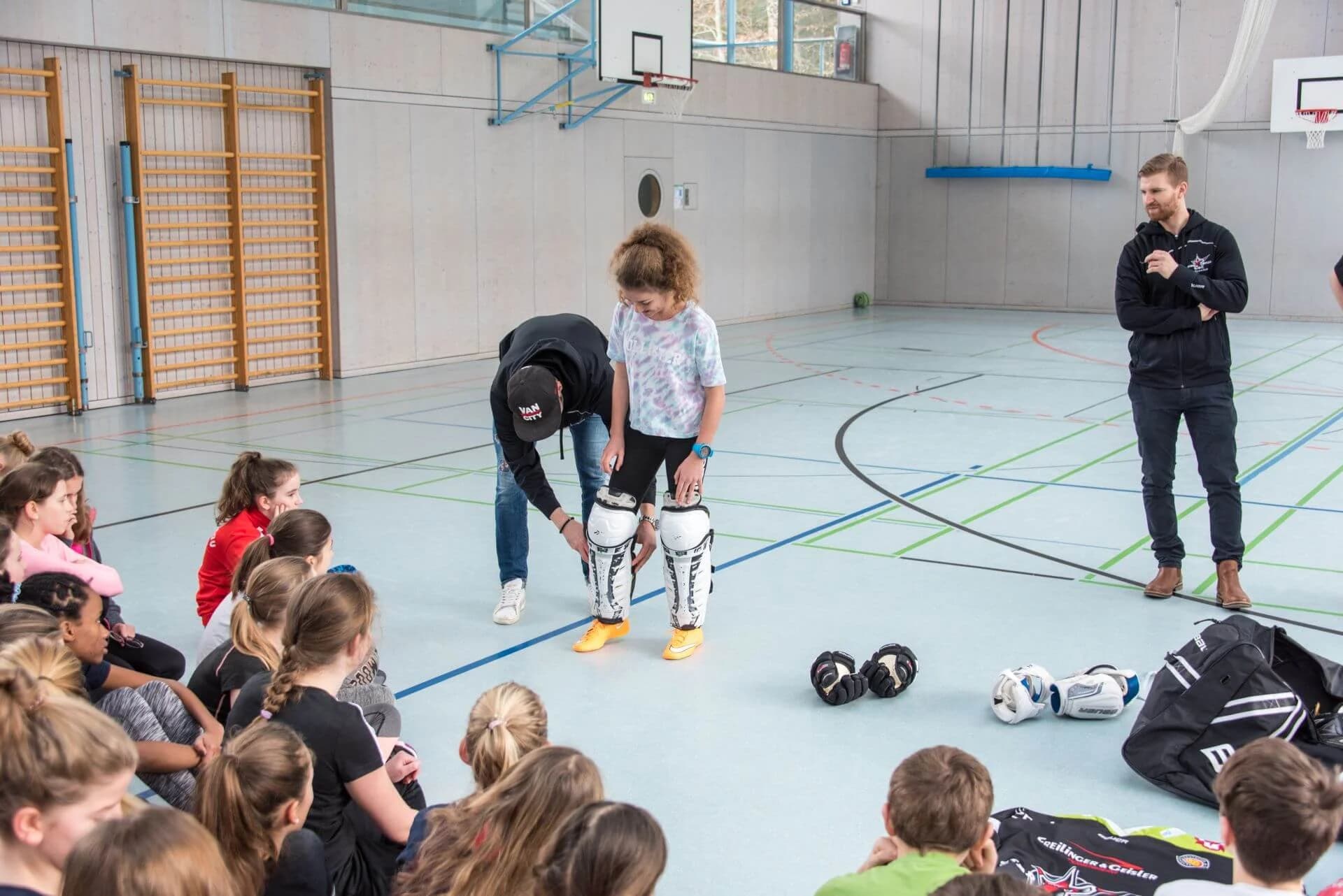 Starbulls besuchen Schüler im LSH Marquartstein
