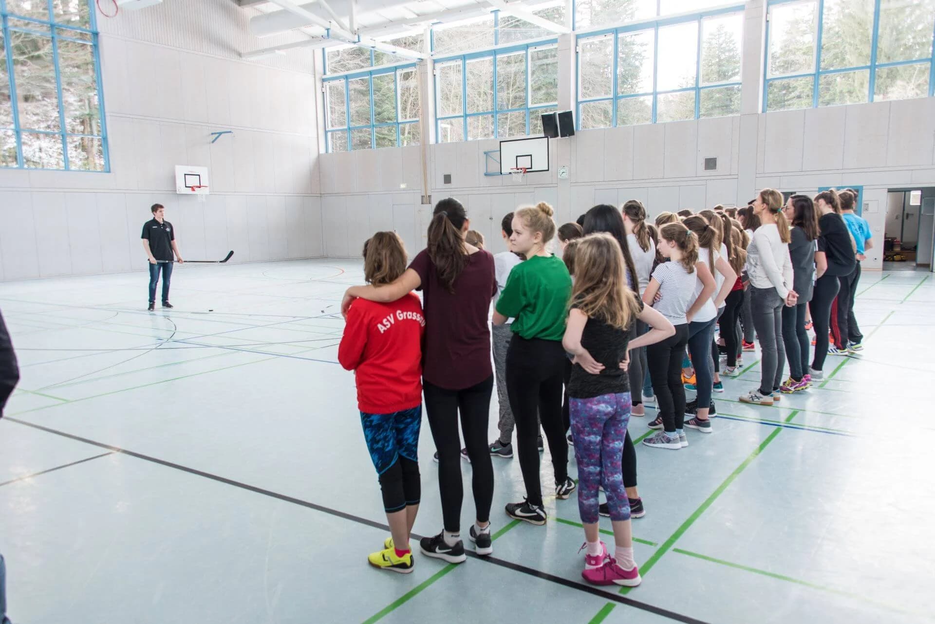 Starbulls besuchen Schüler im LSH Marquartstein