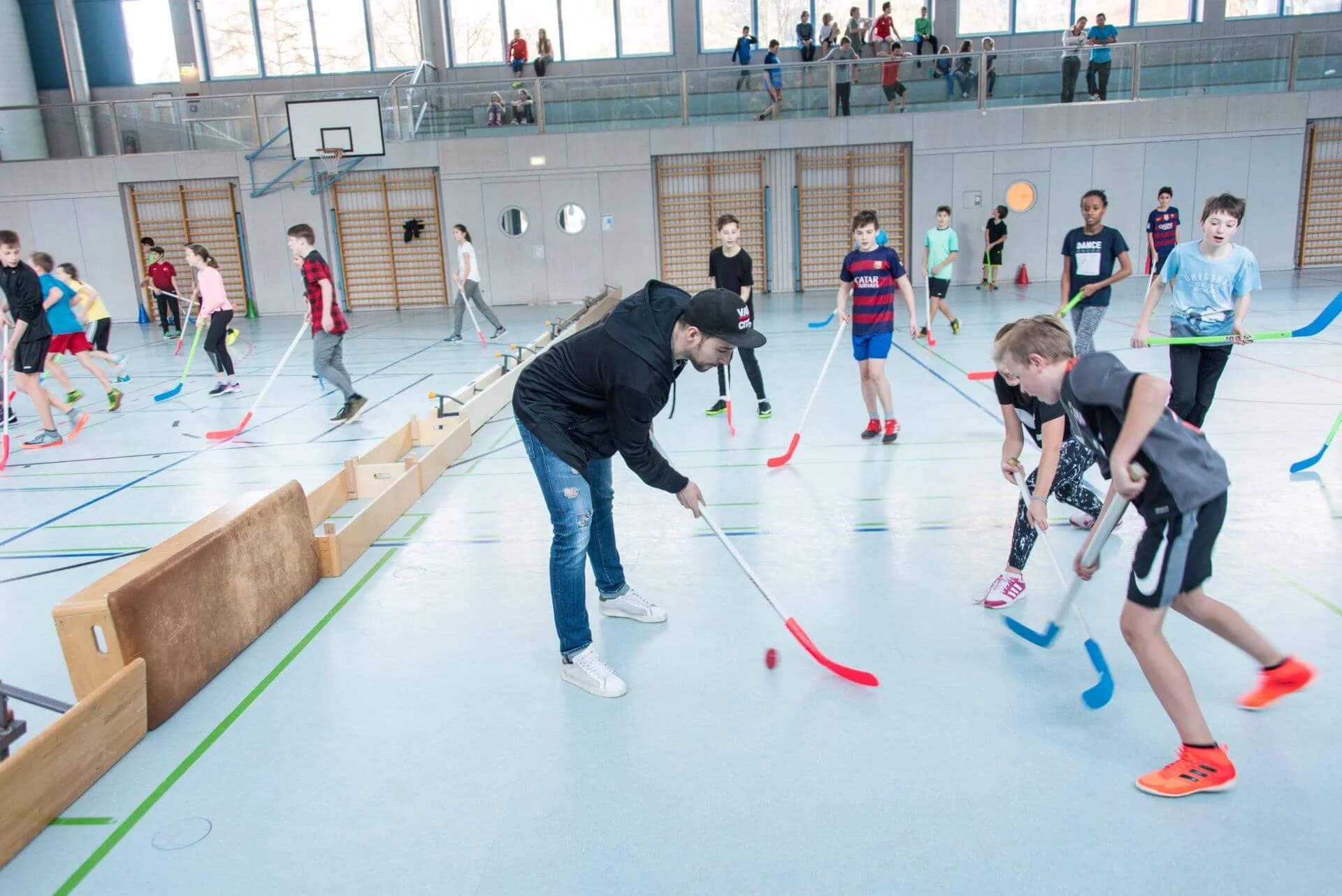 Starbulls besuchen Schüler im LSH Marquartstein
