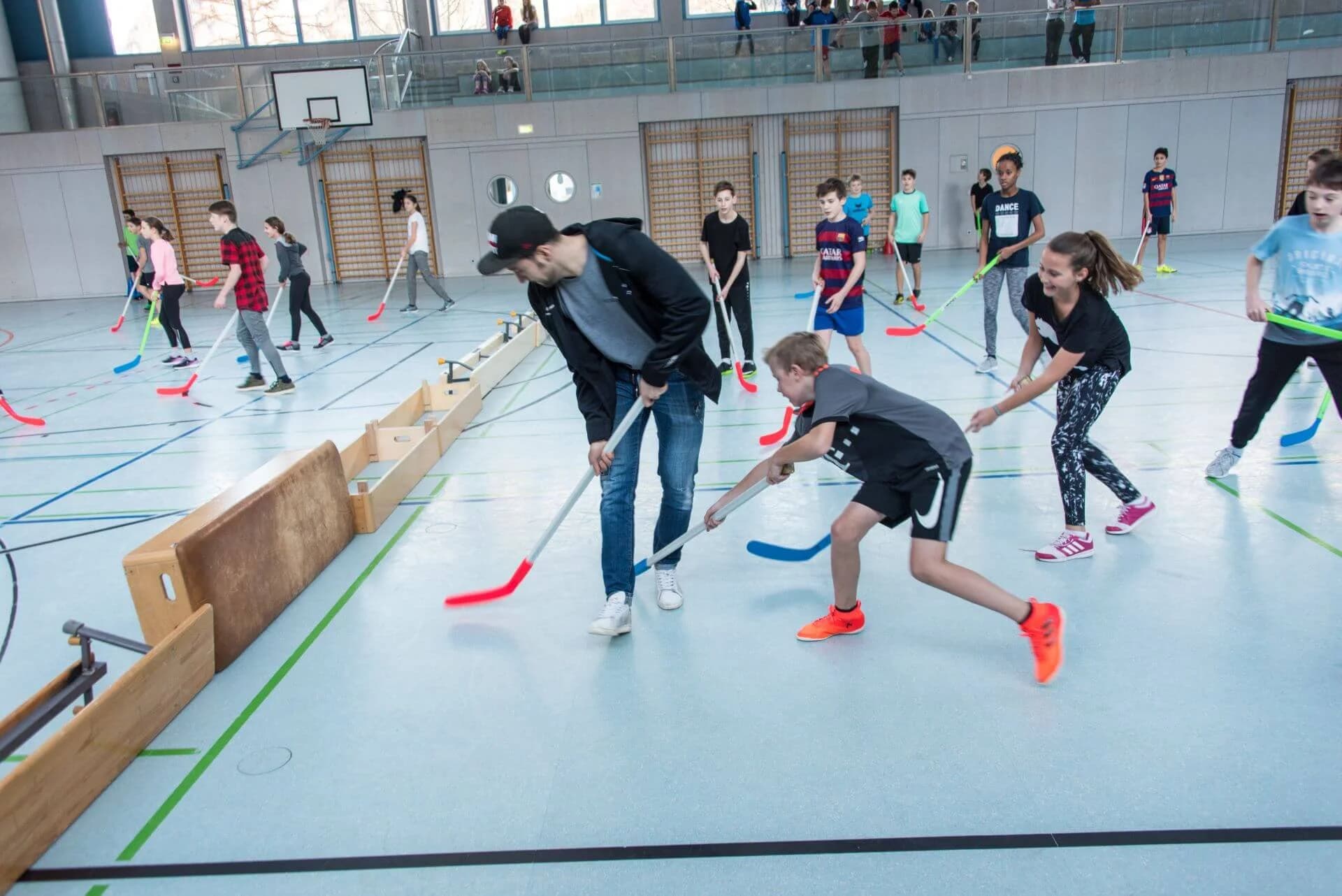 Starbulls besuchen Schüler im LSH Marquartstein