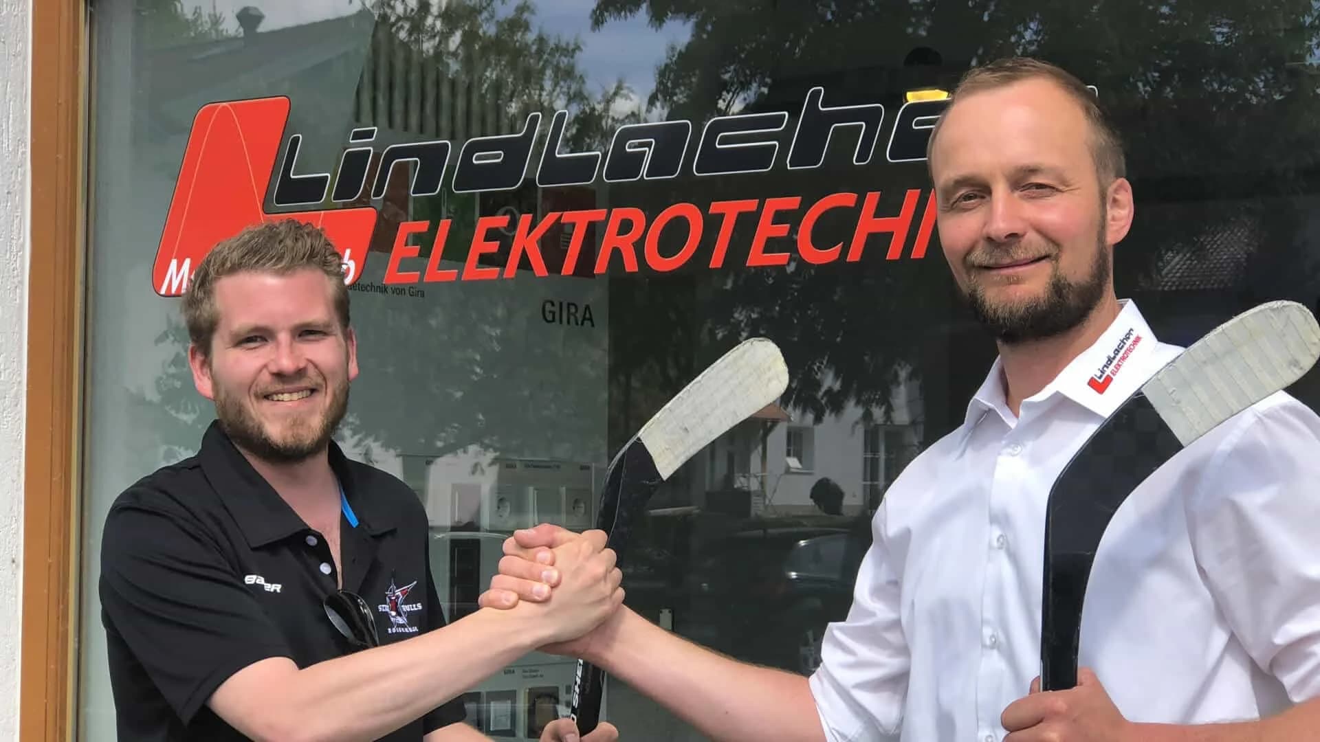 Elektrotechnik Lindlacher hält den Starbulls die Treue