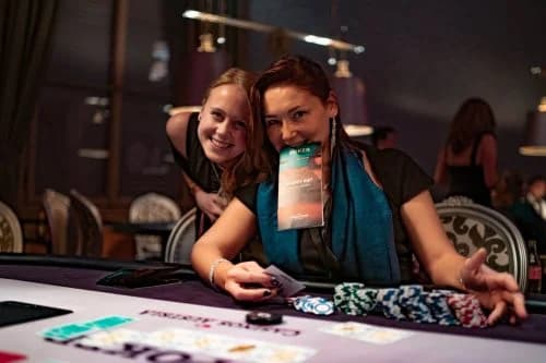 Drittes „Eishockey meets Poker“ ein voller Erfolg