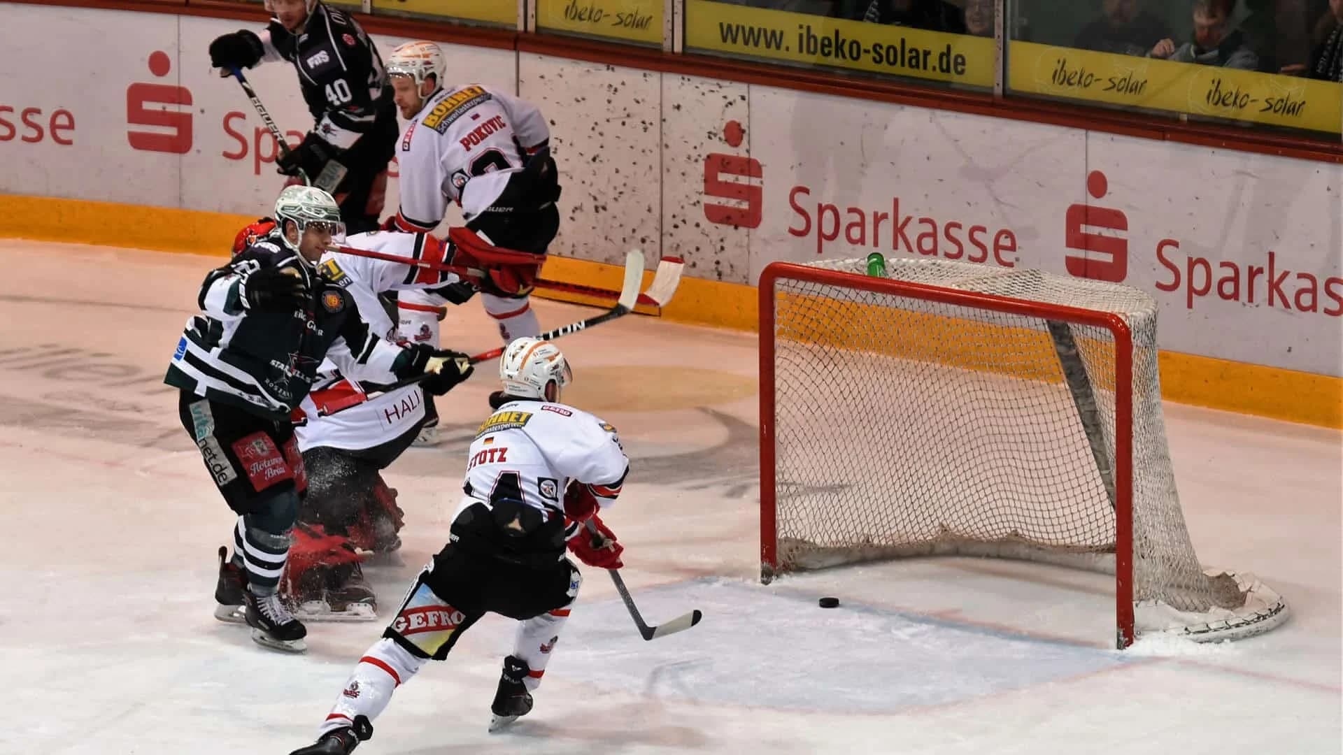 Höller-Doppelpack beim 7:1 gegen Memmingen