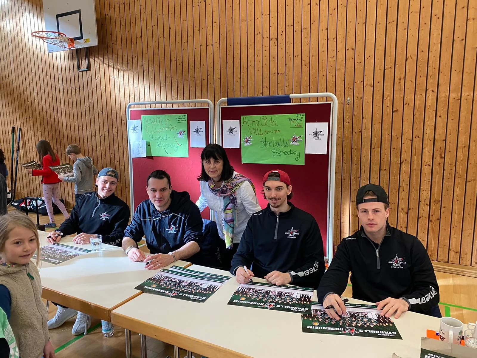 Starbulls zu Gast an der Grund- und Mittelschule Neubeuern