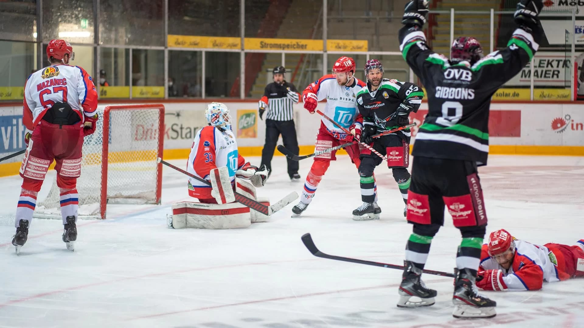 Kyle Gibbons schießt die Starbulls ins Halbfinale
