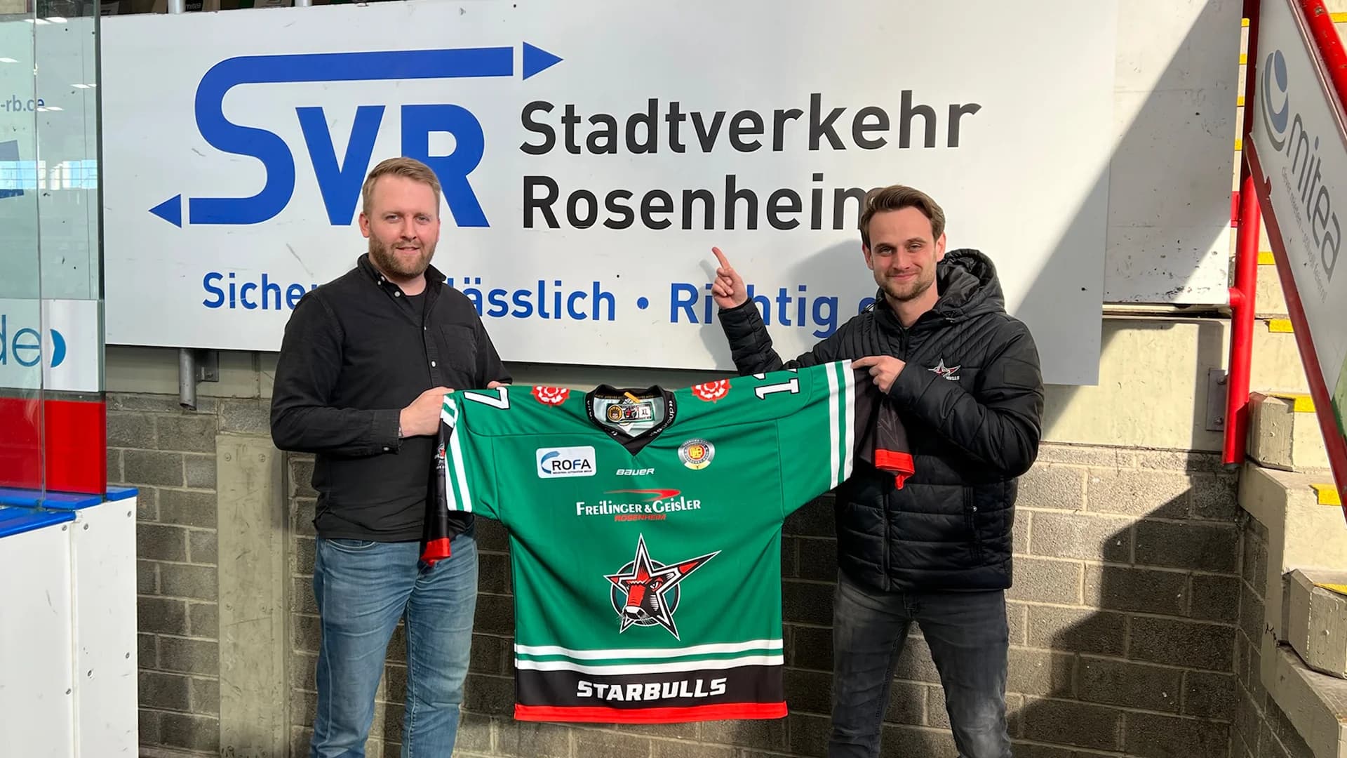 Stadtverkehr Rosenheim erweitert Zusammenarbeit mit den Starbulls Rosenheim