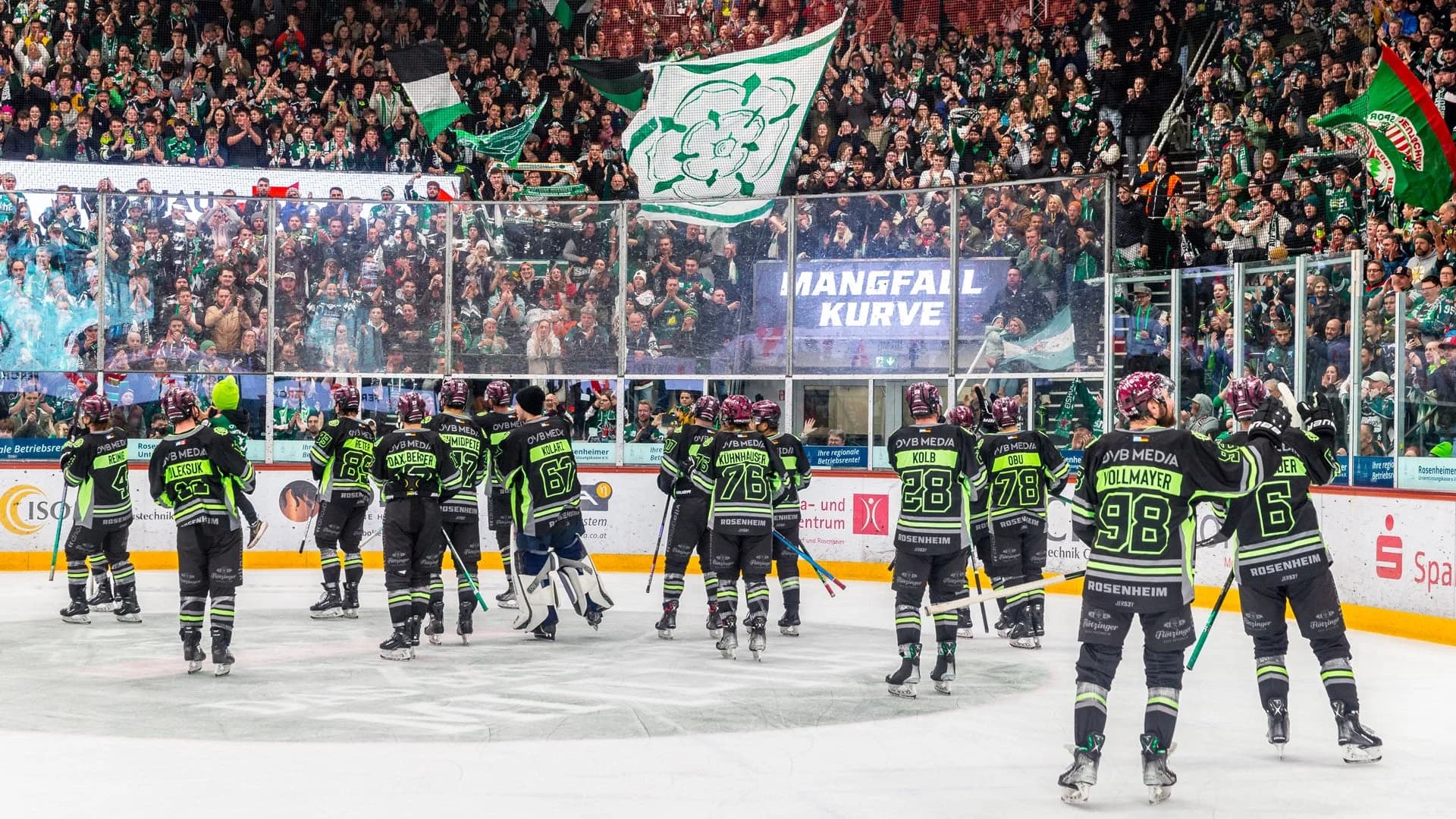 6:1-Heimsieg: Starbulls nach Eishockey-Fest im Viertelfinale