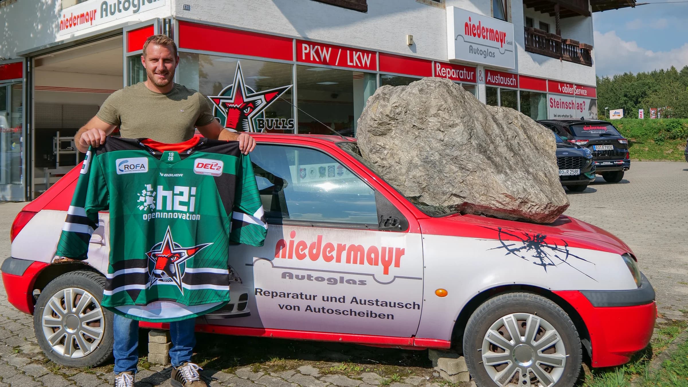 Autoglas Niedermayr neuer Business Partner der Starbulls Rosenheim