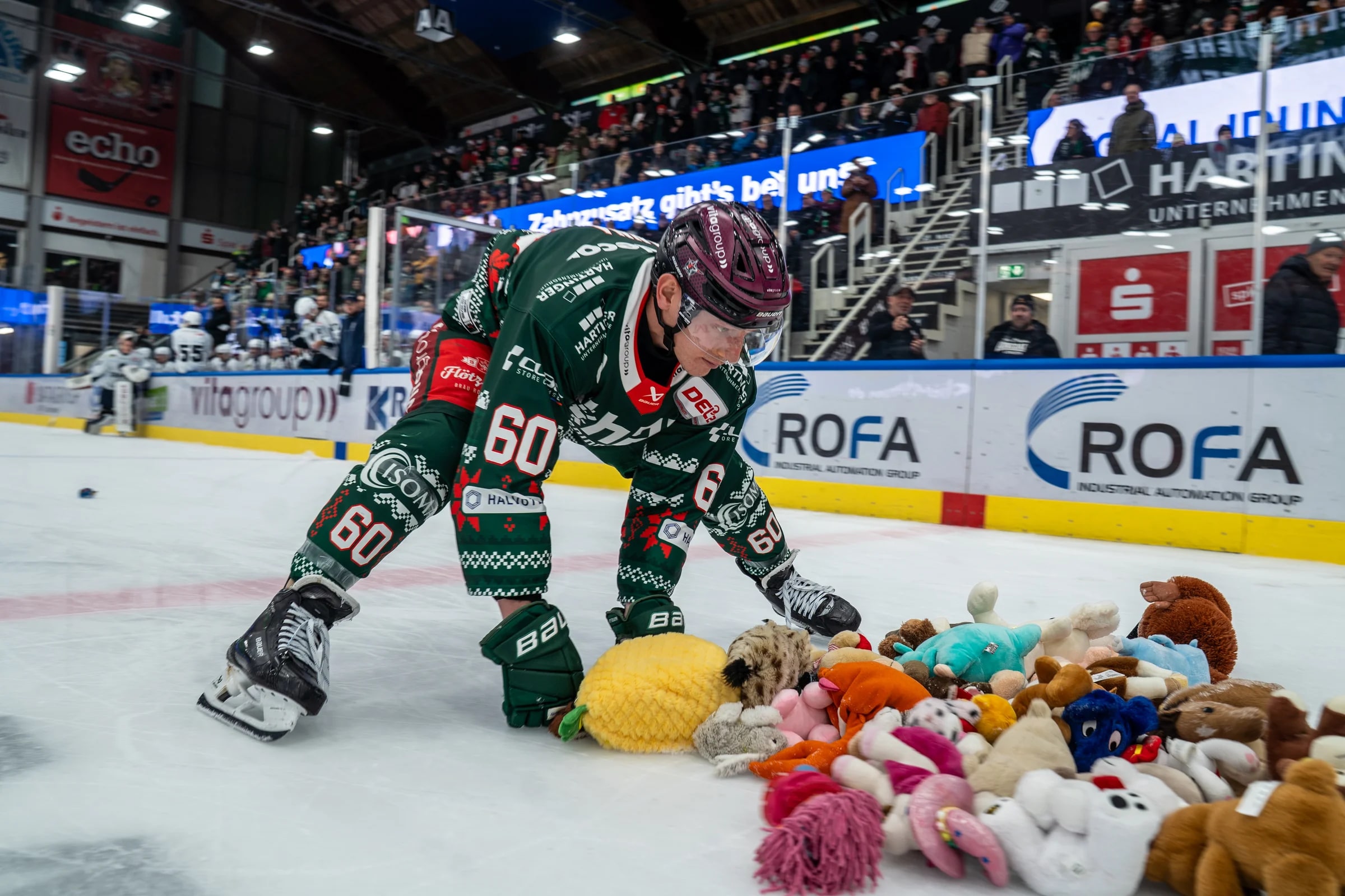 Teddy Bear Toss in der SPIE Arena