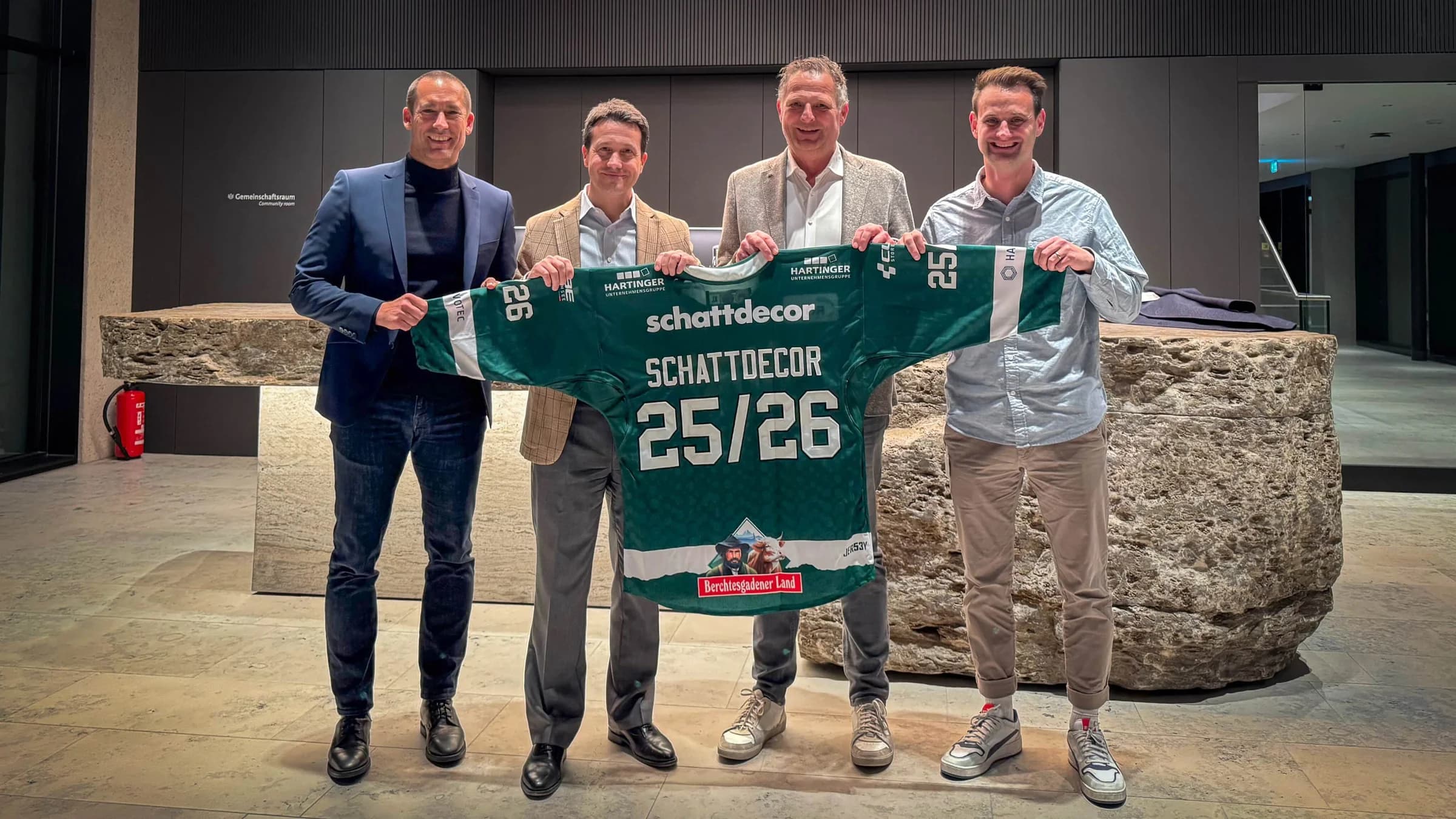 Schattdecor bleibt Premium Partner der Starbulls Rosenheim