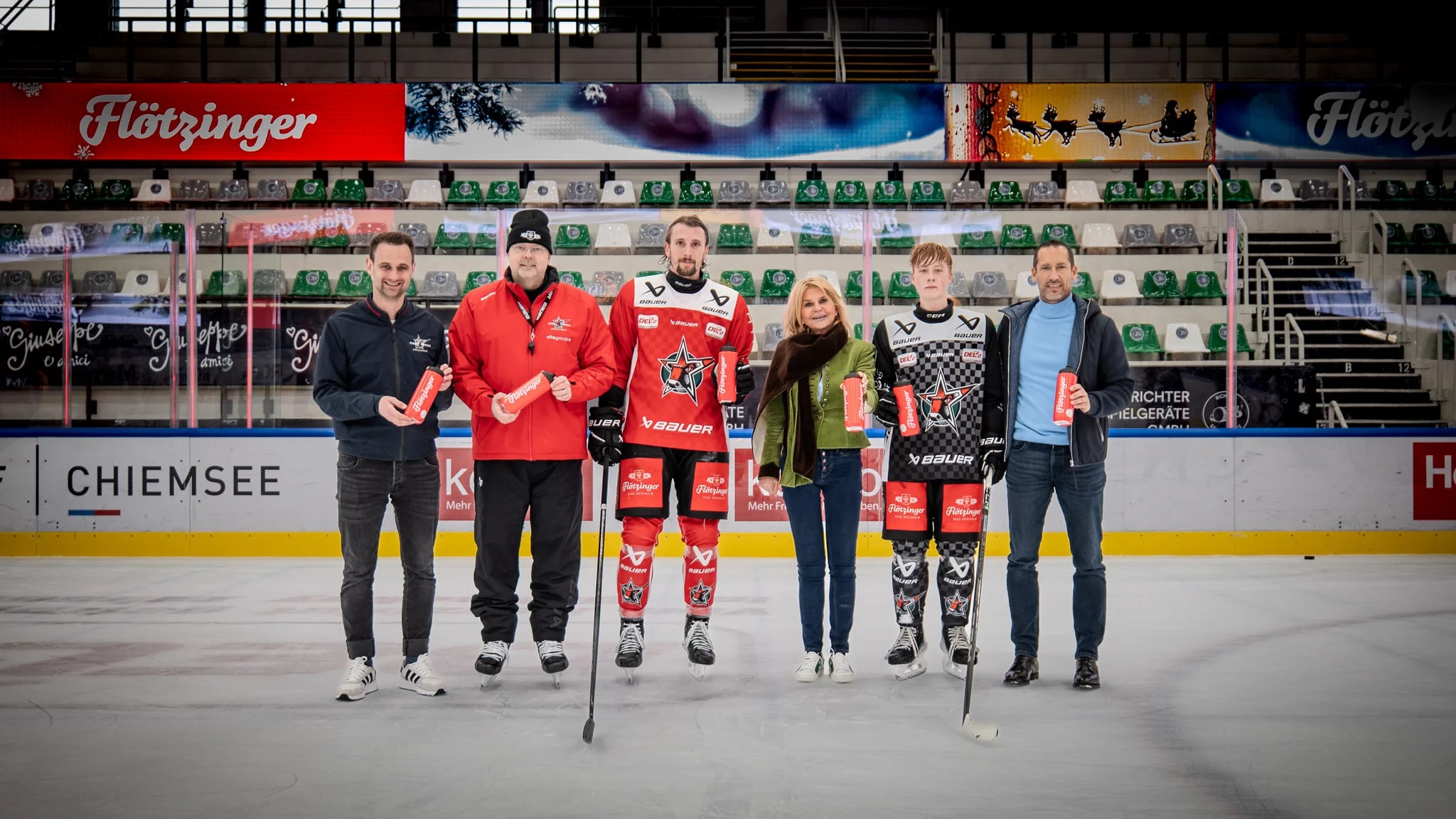 Spielszene der Starbulls Rosenheim in der SPIE Arena